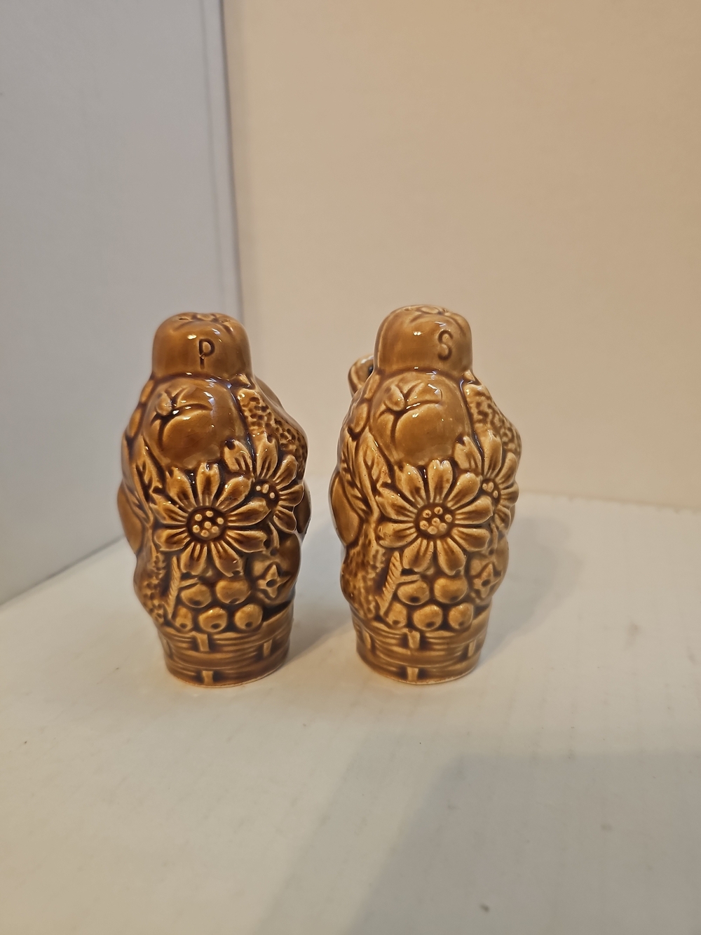 vintage Inarco salt and pepper shakers 4"